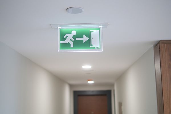 emergency-exit-door-at-super-market-2024-12-12-02-58-02-utc.jpg