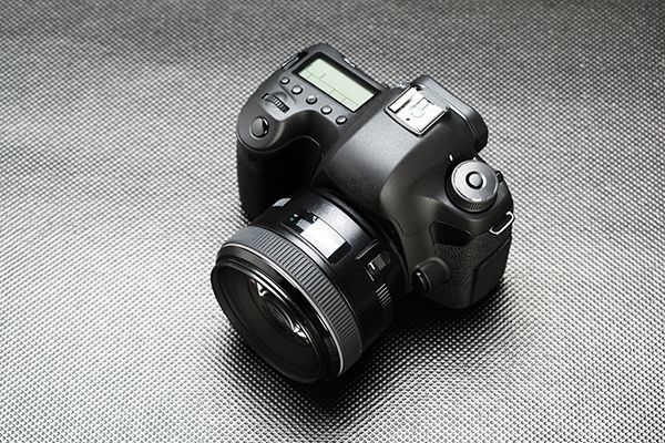 digital-slr-camera-2023-11-27-04-49-05-utc.jpg