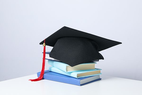 graduation-in-high-school-and-university-concept-2023-11-27-05-16-19-utc.jpg