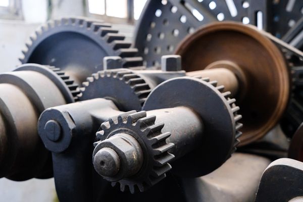old-machinery-from-the-19th-century-to-treat-metal-2024-10-18-08-43-34-utc.jpg
