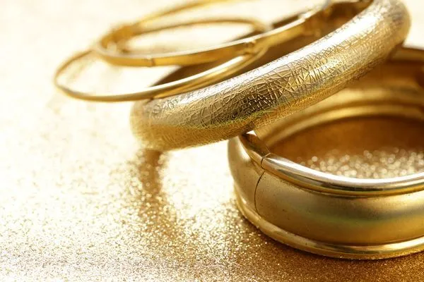 gold-jewelry-2023-11-27-05-17-08-utc.jpg